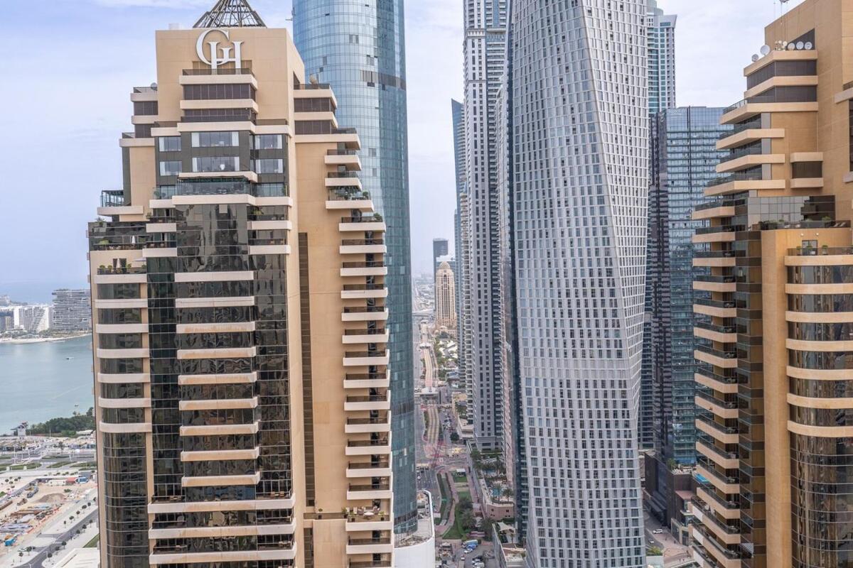 Sophisticated 1-bedroom With Skyscrapers View At Botanica Tower