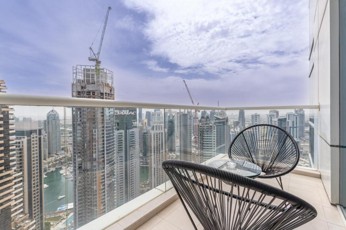Sophisticated 1-bedroom With Skyscrapers View At Botanica Tower