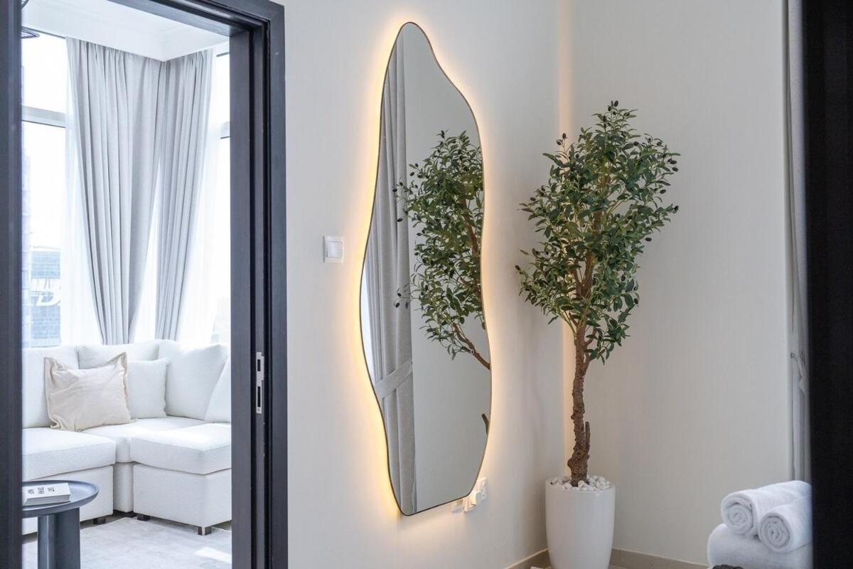Apartment Sophisticated 1-bedroom With Skyscrapers View At Botanica Tower