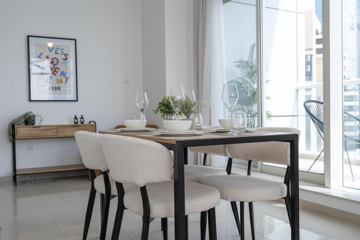 Apartment Sophisticated 1-bedroom With Skyscrapers View At Botanica Tower